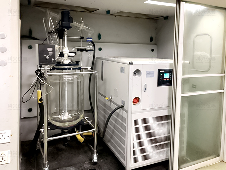 上?？婆d儀器與某公司合作